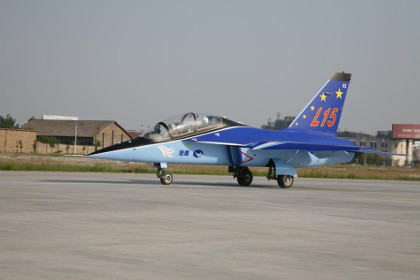 Китай предложил Венесуэле учебные самолеты L-15