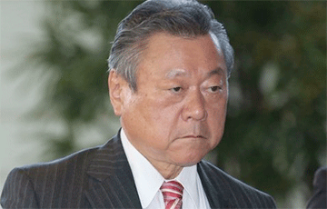 Японский министр извинился перед парламентом за трехминутное опоздание