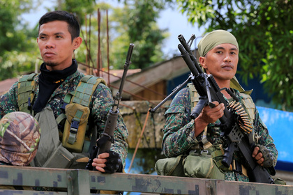 Захватившие начальную школу боевики на Филиппинах отступили