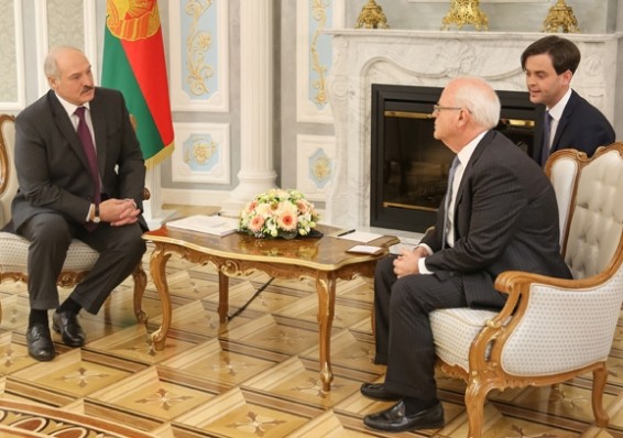 Лукашенко пообещал Всемирному банку выполнять все договоренности