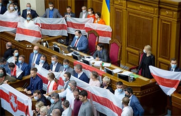 Верховная Рада Украины призвала белорусские власти освободить политзаключенных и остановить беспредел