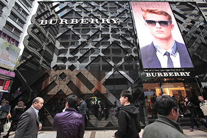 В Гонконге осудили укравшего пальто Burberry за 116 тысяч долларов