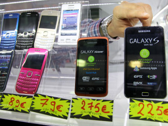 Nokia впервые за 14 лет лишилась статуса крупнейшего производителя телефонов