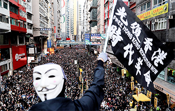 Financial Times выбрала словом года девиз Брюса Ли и протестов в Гонконге