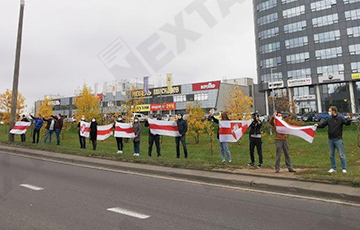 Минчане выстроился в цепь солидарности на Партизанском проспекте