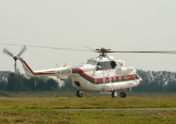 Лукашенко понаблюдал за уборочной с вертолета