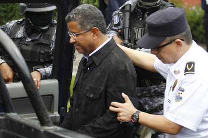 Бывшего президента Сальвадора заключили под стражу