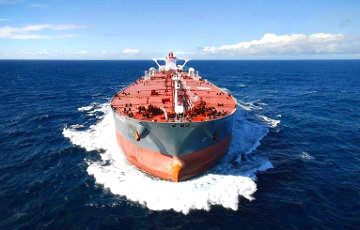 На судах в море остается рекордное количество московитской нефти