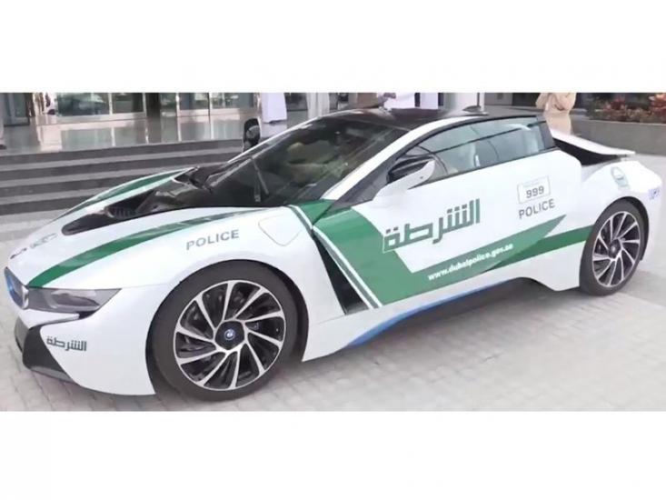 Полиции Дубая получила BMW i8 (Фото)