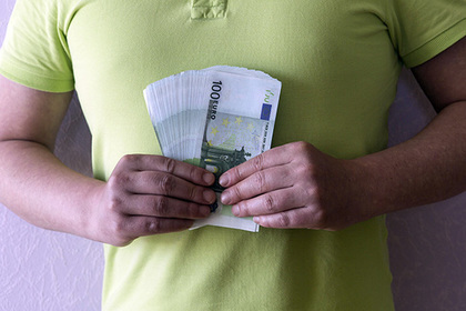 13-летний баварец попытался купить друзей за 10 тысяч евро