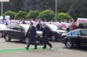 Саакашвили покинул Майдан