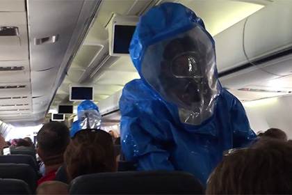 Мнимый больной лихорадкой Эбола вызвал панику в самолете