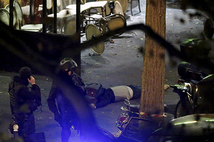 Власти Парижа сообщили о 140 погибших в результате терактов