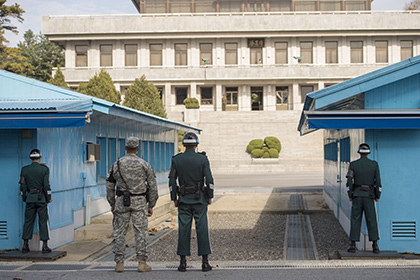 На границе двух Корей начались переговоры