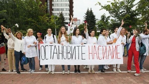 Белорусские медики требуют пустить врачей к задержанным после акций