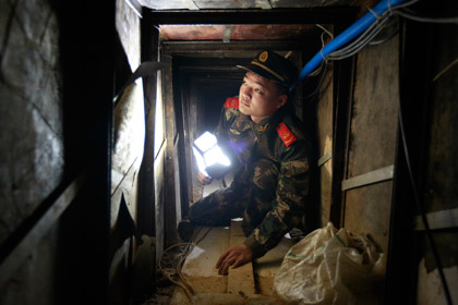 Китайские контрабандисты прорыли 40-метровый тоннель в Гонконг