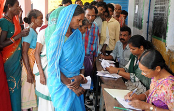 В Индии начались крупнейшие в мире выборы: миллион участков и миллиард избирателей
