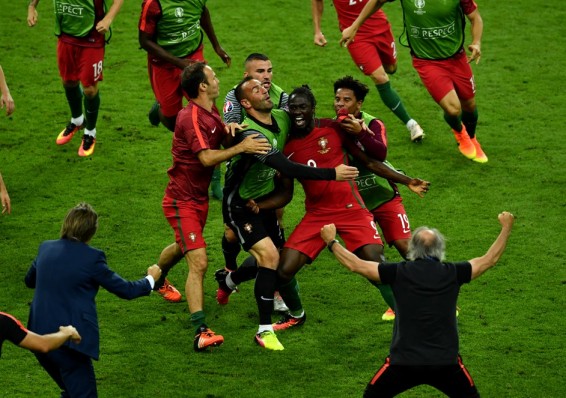 Чемпион Европы остается за Пиренеями: Португалия без Роналду сенсационно обыграла в Париже французов
