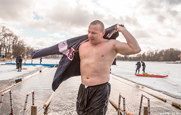 Как белорусы осваивают зимнее плавание, которое первыми признали спортом