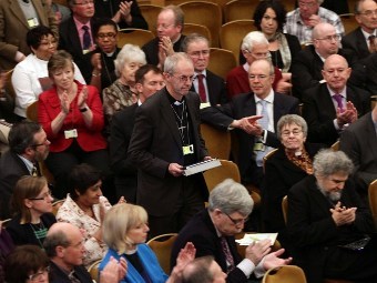 Синод Церкви Англии проголосовал против женщин-епископов