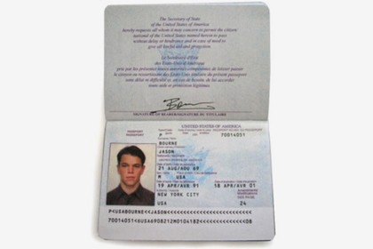 Журналист поиздевался над спамером с помощью паспорта Джейсона Борна