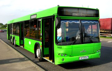 Водитель автобуса из Барановичей: Ползарплаты — на продукты