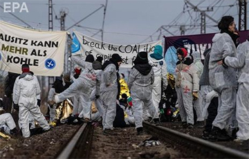 В Германии экоактивисты перекрыли ж/д магистрали возле шахт