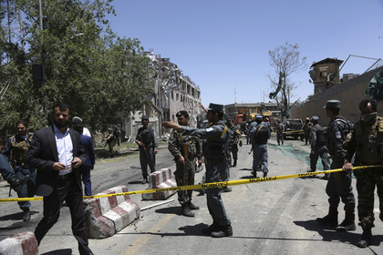 В результате взрыва смертника в столице Афганистана погибли 12 человек