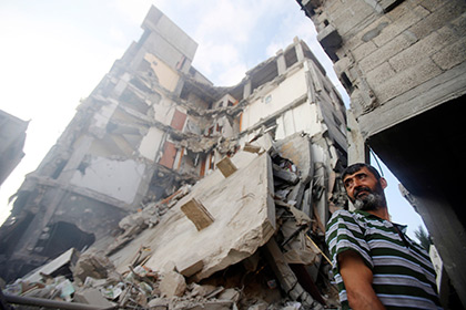 В секторе Газа предложили всем желающим обсыпаться щебнем