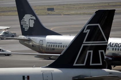 Пилотам мексиканских самолетов запретили оставаться в кабине поодиночке