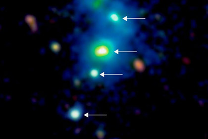 Впервые обнаружена система из четырех сверхмассивных черных дыр
