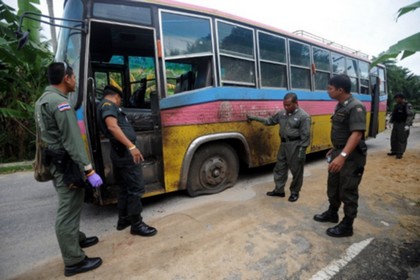 Школьный автобус попал в аварию на востоке Таиланда