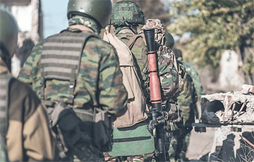 Военный эксперт: Российские войска бежали под обстрелом Турции из Саракиба
