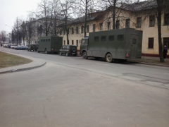 Возле посольства России в Минске задержали 21 человека