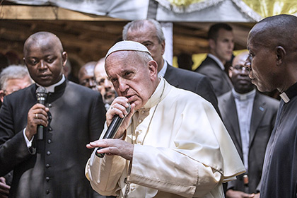 Пользователи интернета запустили флешмоб с Папой Римским в роли рэпера