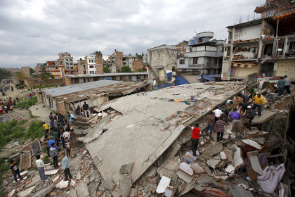 Власти Непала исключили возможность найти выживших под завалами