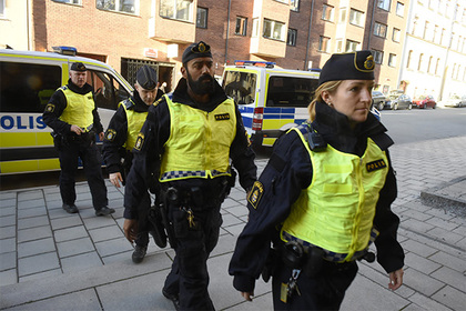 Мигрантов в Швеции посадили за групповое изнасилование в прямом эфире