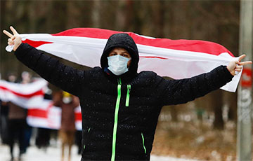 В Беларуси проходят воскресные марши (Онлайн)
