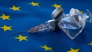 В Евросоюзе полностью вакцинировали 57% взрослого населения