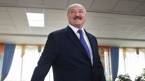 Шелудивый, банкир и бывший помощник: Лукашенко прошелся по конкурентам на выборах