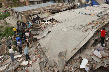 Число погибших от землетрясения в Непале превысило 1800