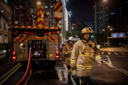 Две тысячи жителей Гонконга эвакуировали из-за бомбы