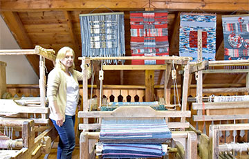 Как браславские мастерицы превращают протертые джинсы в ковры