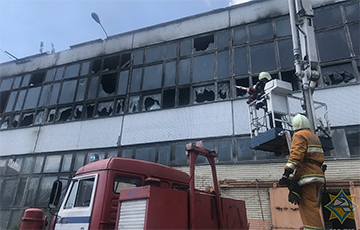 В Бресте горело здание мебельной фабрики