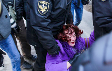 Задержанных в Минске девушек-правозащитников таскали за волосы и выкручивали им пальцы