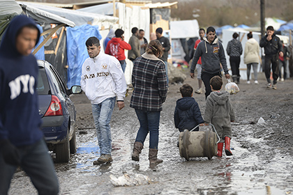 Французские власти обозначили сроки зачистки мигрантского лагеря в Кале
