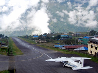 В Непале разбился пассажирский самолет