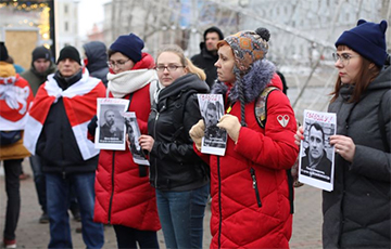 В Минске проходит шествие за независимость Беларуси (Онлайн, видео)