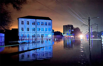 Как выглядит Орск после прорыва дамбы и затопления жилых домов ночью