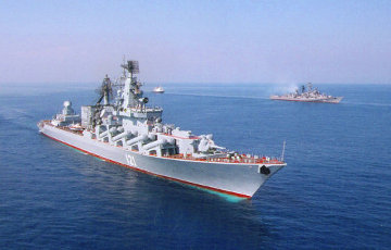 Российские корабли развернулись в море возле порта Тартус в Сирии